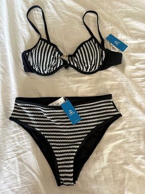 NEW WITH TAGS Cupshe striped bikini set